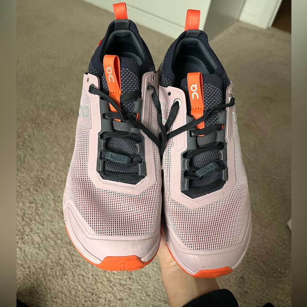 On Running Athletic Shoes